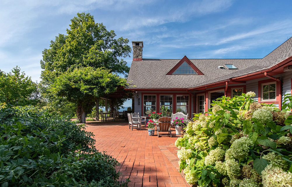 Houlihan Lawrence releases 2025 Luxury Market Report